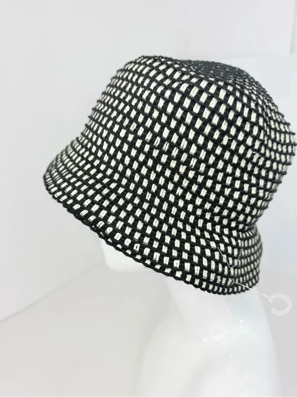 Filippo Catarzi Black Cream Woven Geometric Short Brim Bucket Hat NWOT